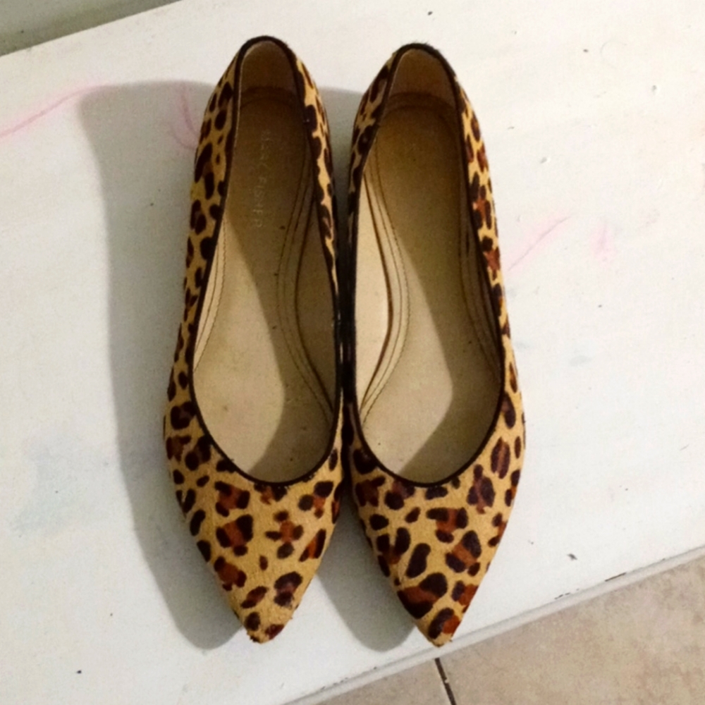 Leopard print pointed flats